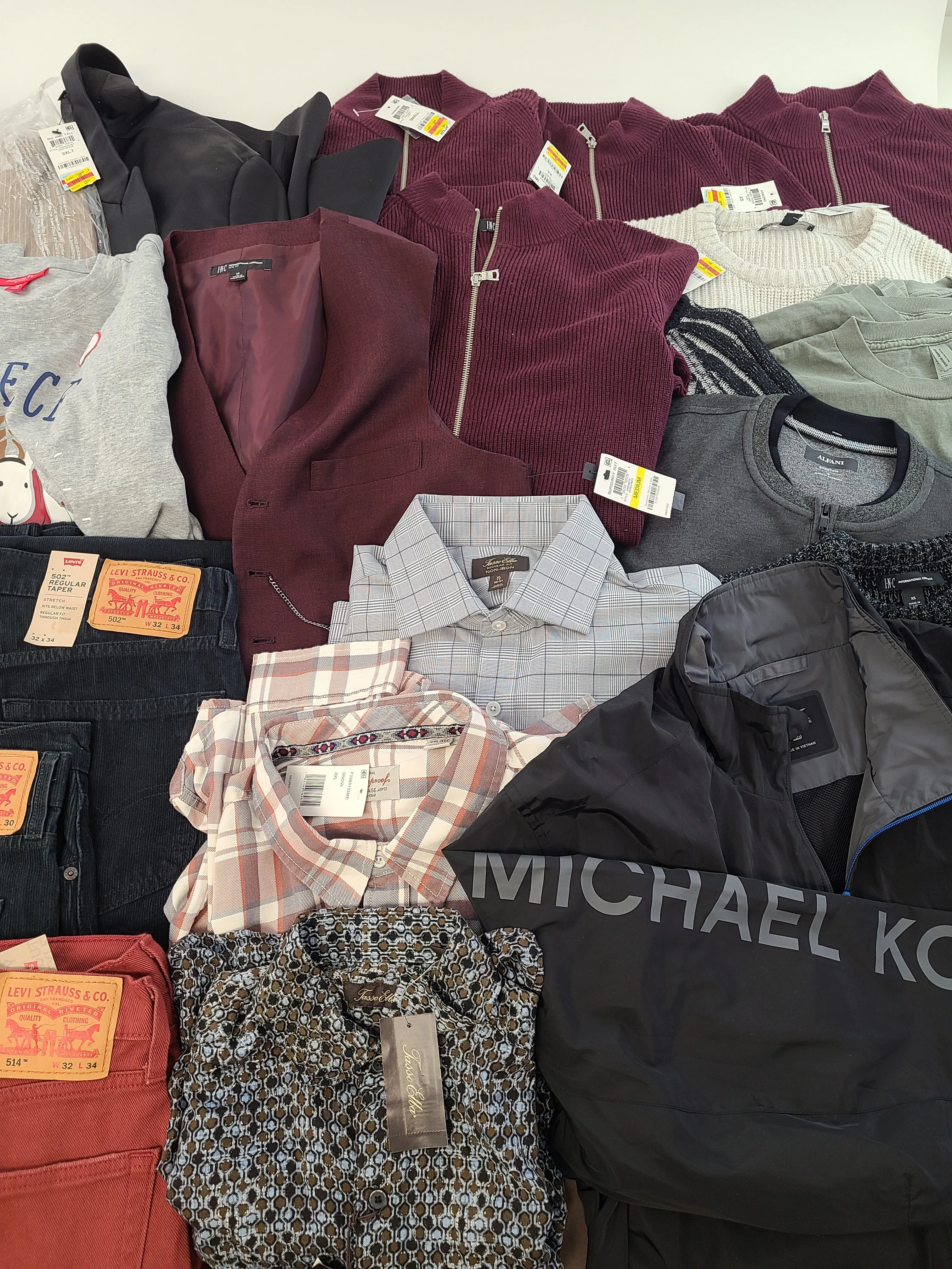 Men's Clothing Wholesale Lot Michael Kors, Levi's, Dylan Gray, Weatherproof Vintage, Tasso Elba, American Apparel, INC, Alfani and more, 25 Units, Shelf Pulls, MSRP $2,034.50