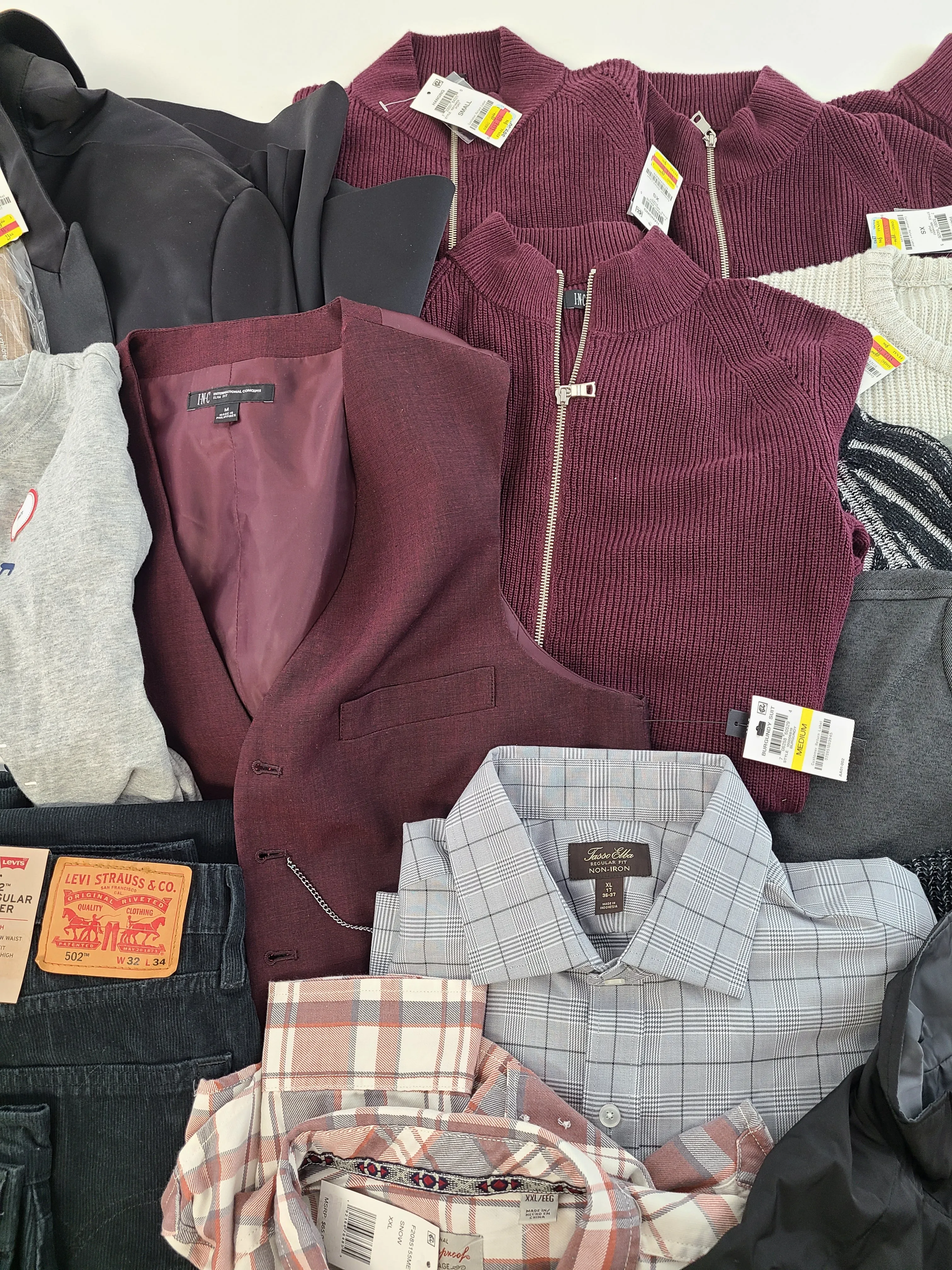 Men's Clothing Wholesale Lot Michael Kors, Levi's, Dylan Gray, Weatherproof Vintage, Tasso Elba, American Apparel, INC, Alfani and more, 25 Units, Shelf Pulls, MSRP $2,034.50