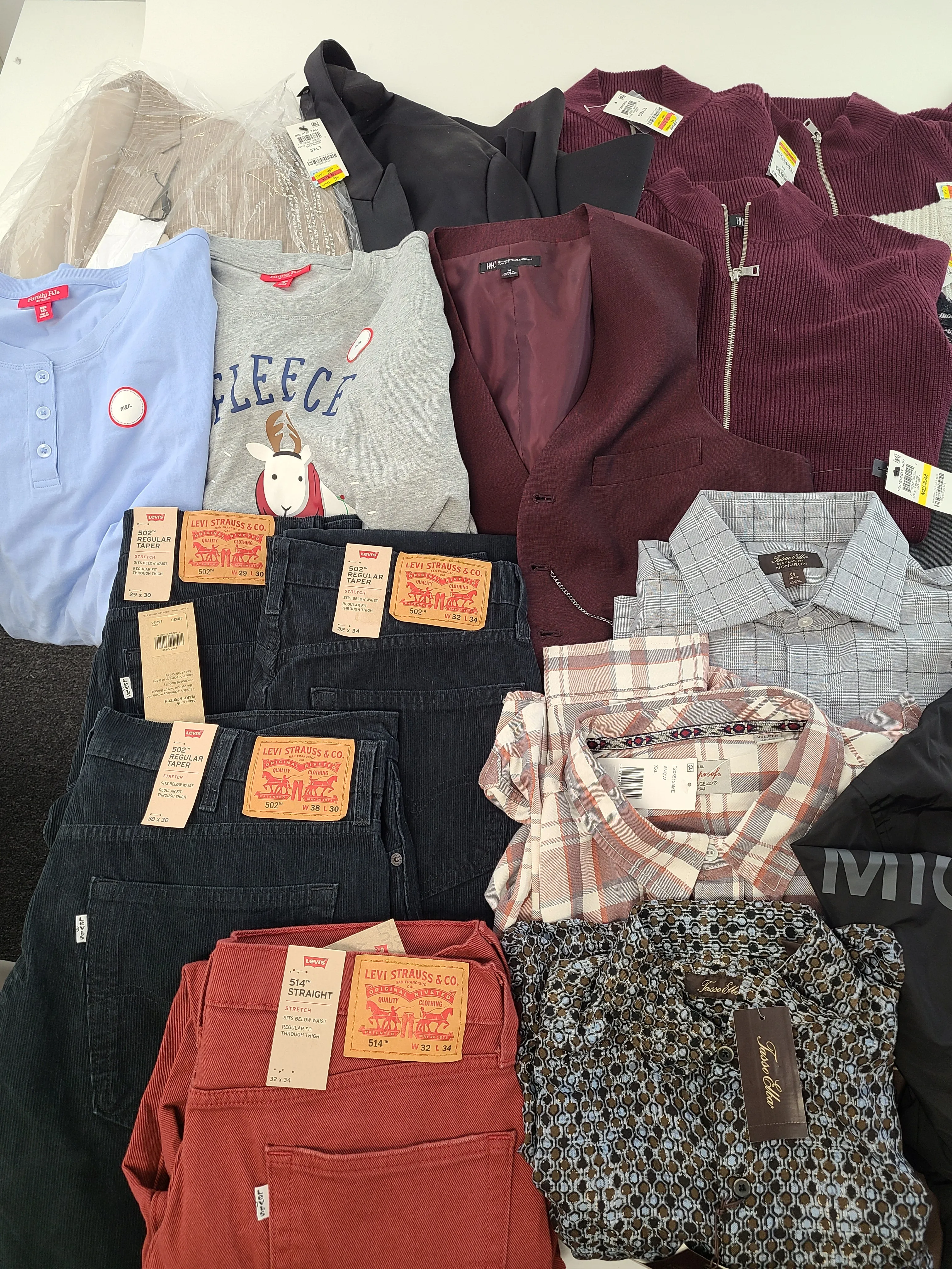 Men's Clothing Wholesale Lot Michael Kors, Levi's, Dylan Gray, Weatherproof Vintage, Tasso Elba, American Apparel, INC, Alfani and more, 25 Units, Shelf Pulls, MSRP $2,034.50