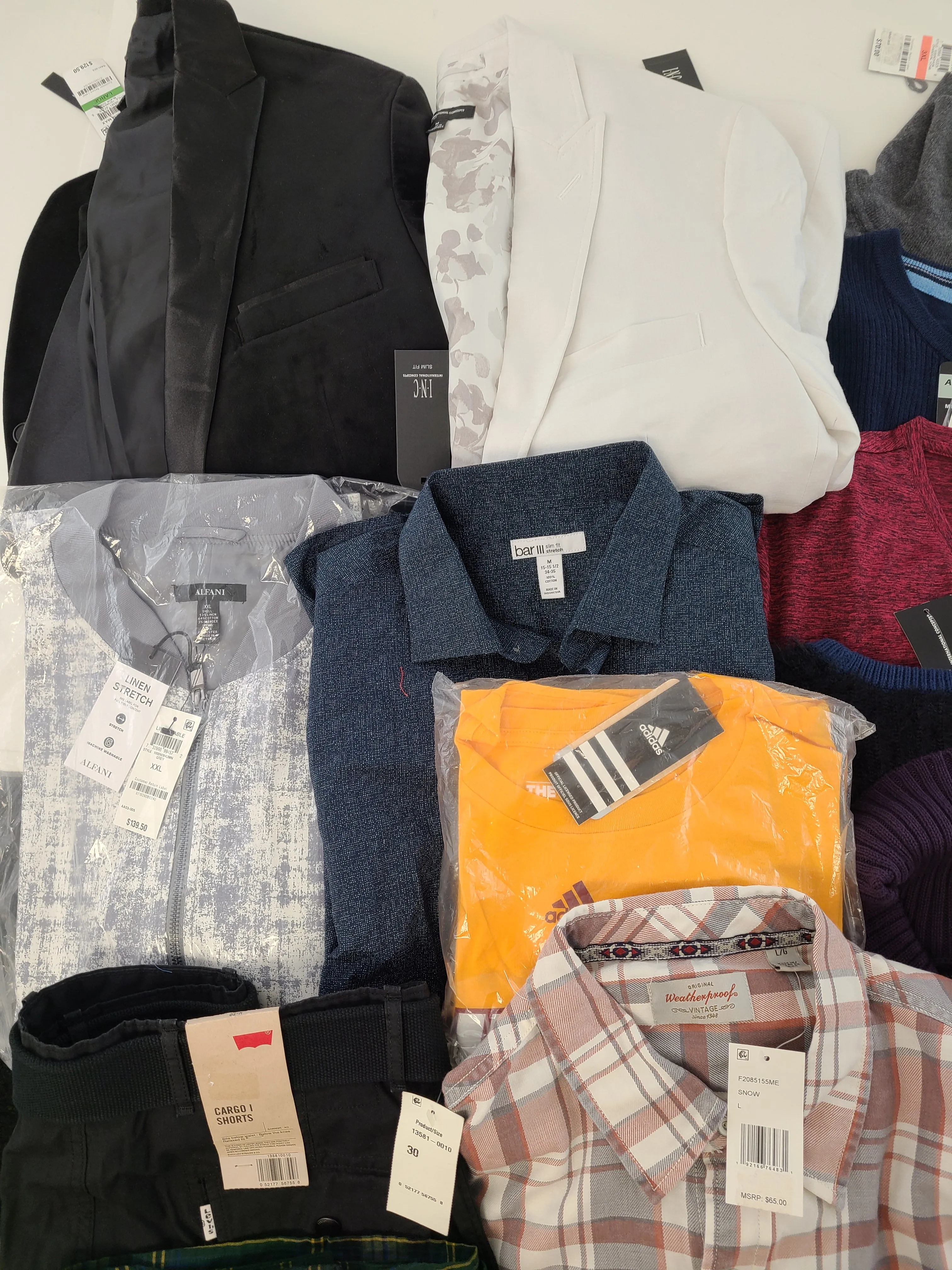Men's Clothing Wholesale LotLevi's, Adidas, DKNY, Weatherproof Vintage, Dockers, American Apparel, Alfani, INC and more, 25 Units, Shelf Pulls, MSRP $1,632.49