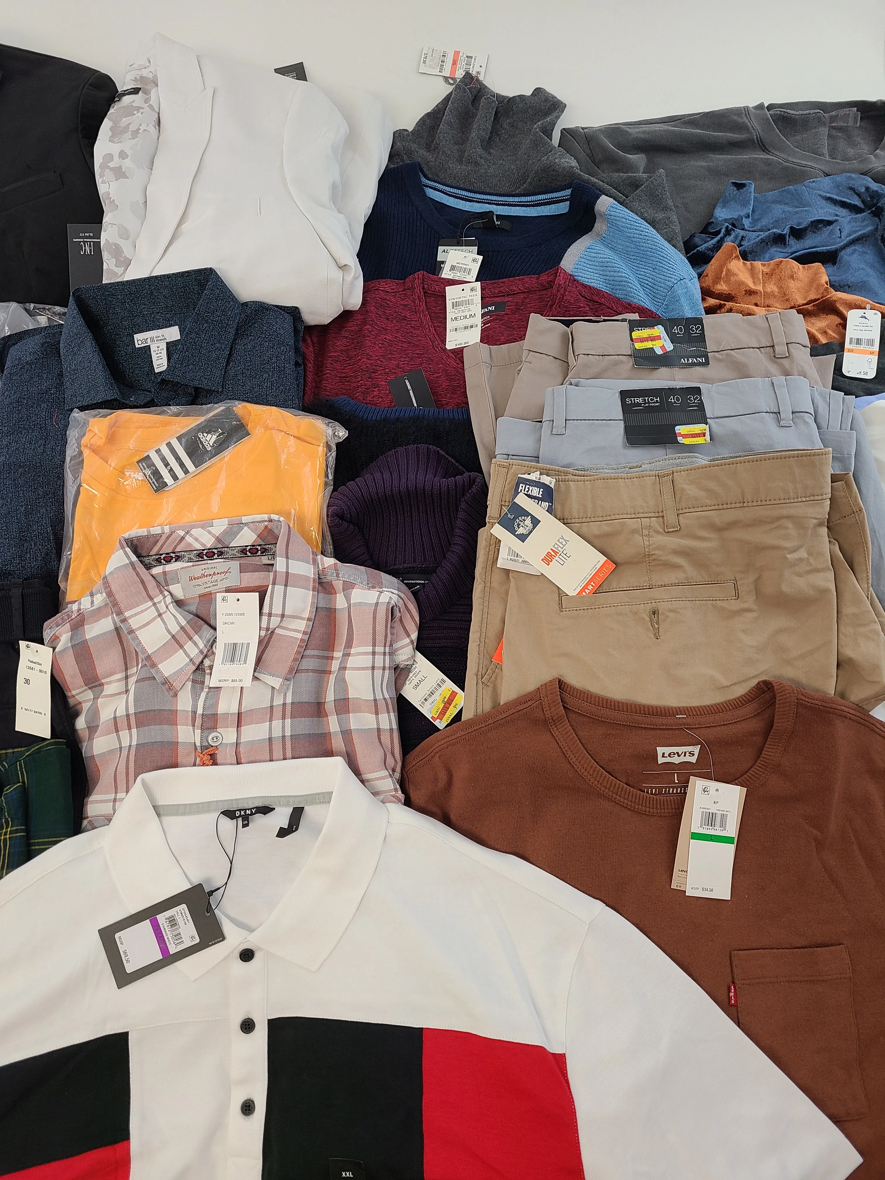 Men's Clothing Wholesale LotLevi's, Adidas, DKNY, Weatherproof Vintage, Dockers, American Apparel, Alfani, INC and more, 25 Units, Shelf Pulls, MSRP $1,632.49